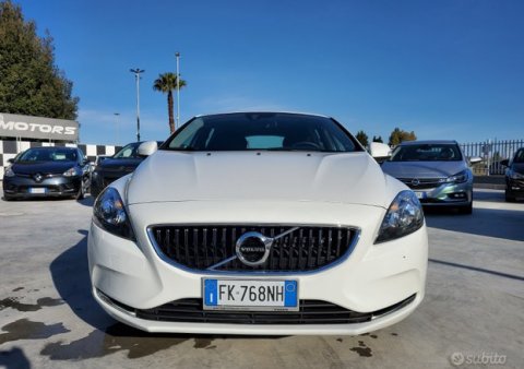 Volvo Volvo v40 2.0d Automatik
